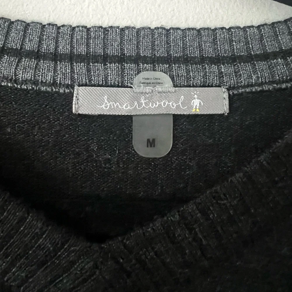 Smartwool Black Merino Wool V-Neck Sweater Medium Classic Minimalist Pullover